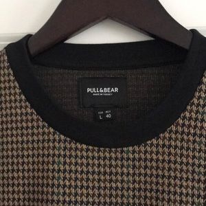 Houndstooth sweater with brown, green, black